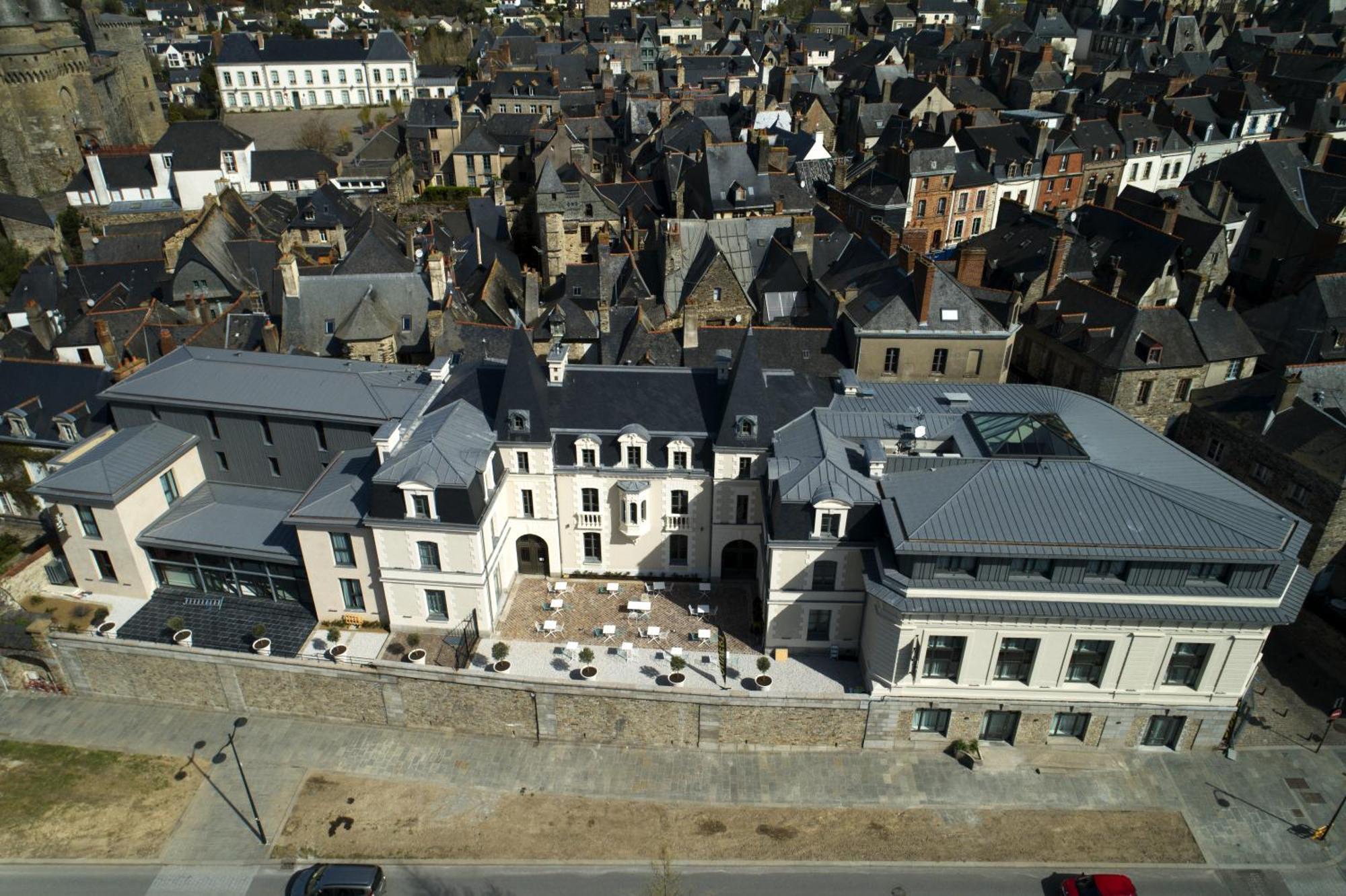 Le Magic & Hotel 4*