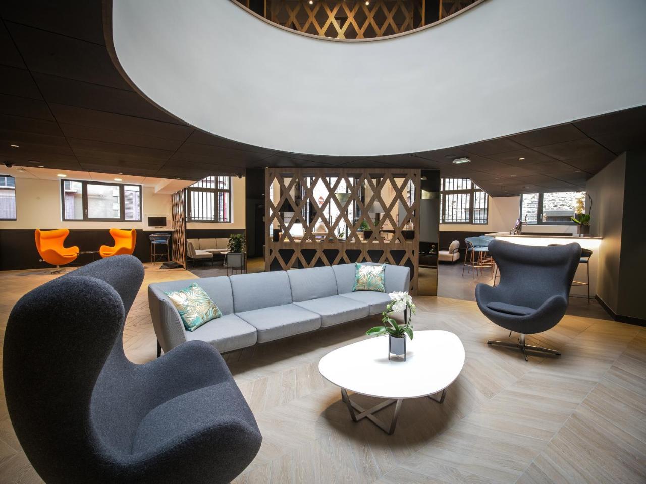 Le Magic & Hotel 4*